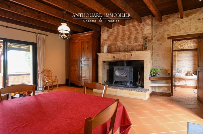 Image No.19-6 Bed House for sale