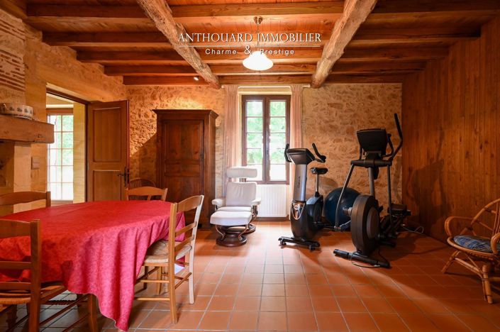 Image No.22-6 Bed House for sale