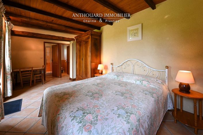 Image No.27-6 Bed House for sale