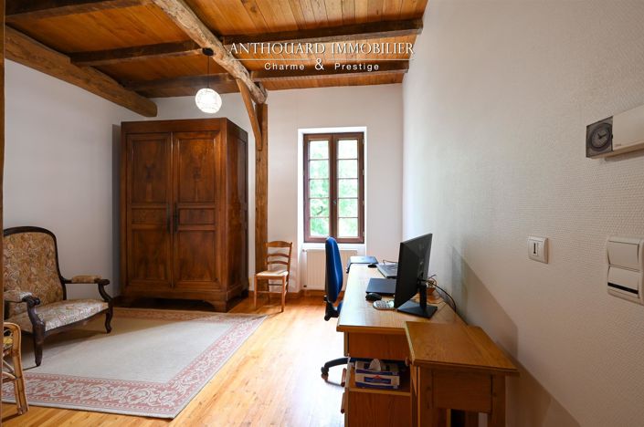 Image No.31-6 Bed House for sale