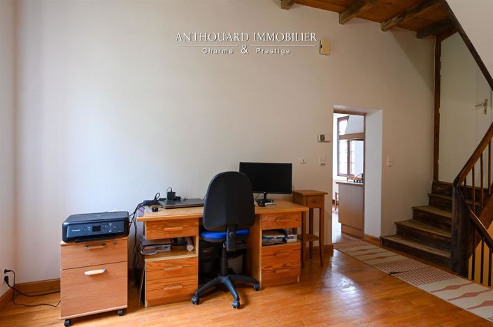 Image No.32-6 Bed House for sale