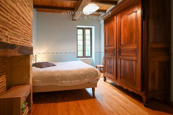 Image No.35-6 Bed House for sale