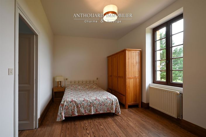 Image No.37-6 Bed House for sale