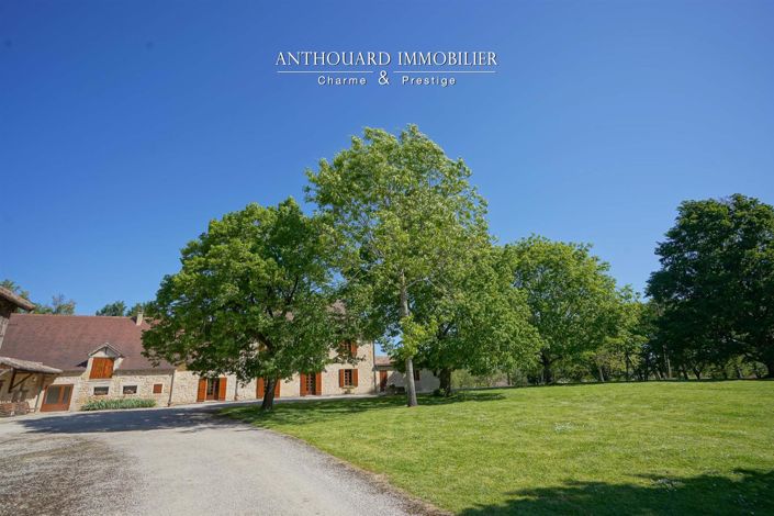 Image No.4-6 Bed House for sale