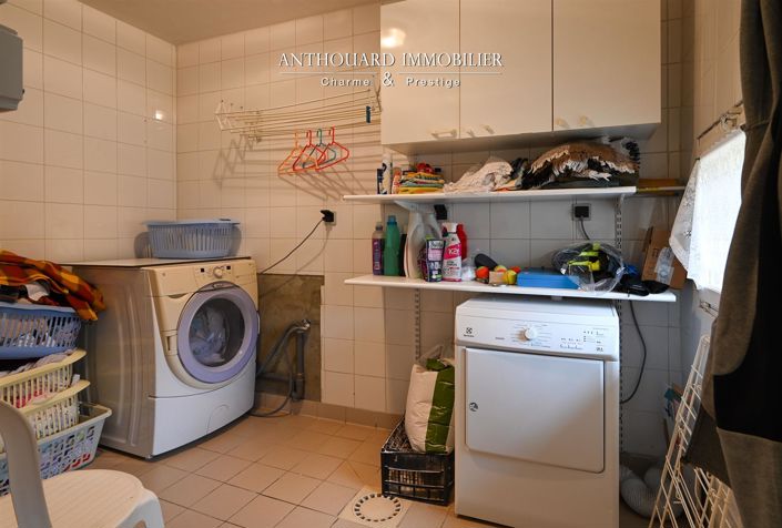 Image No.48-6 Bed House for sale