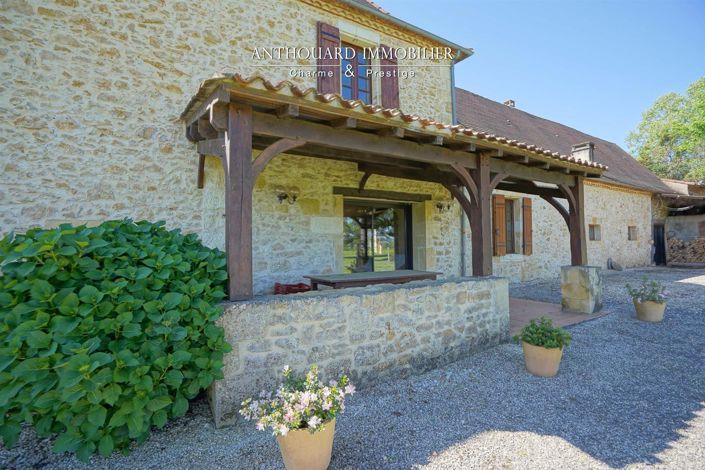 Image No.8-6 Bed House for sale