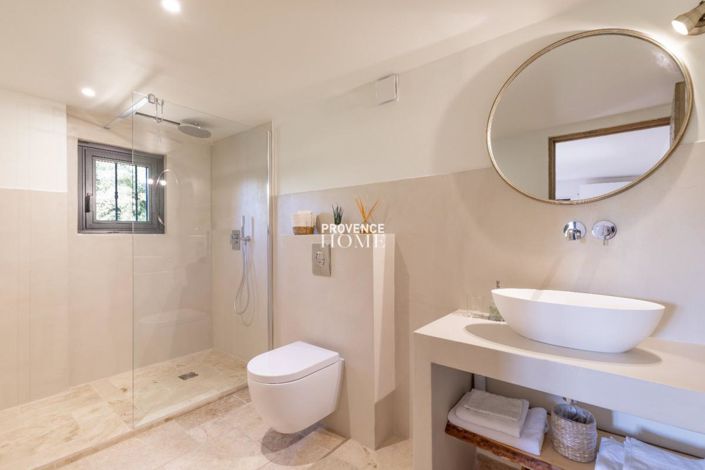 Image No.17-5 Bed House for sale