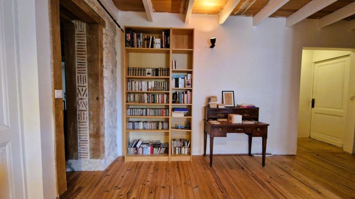 Image No.6-5 Bed House for sale