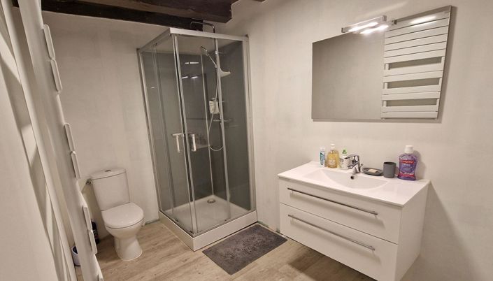 Image No.8-5 Bed House for sale