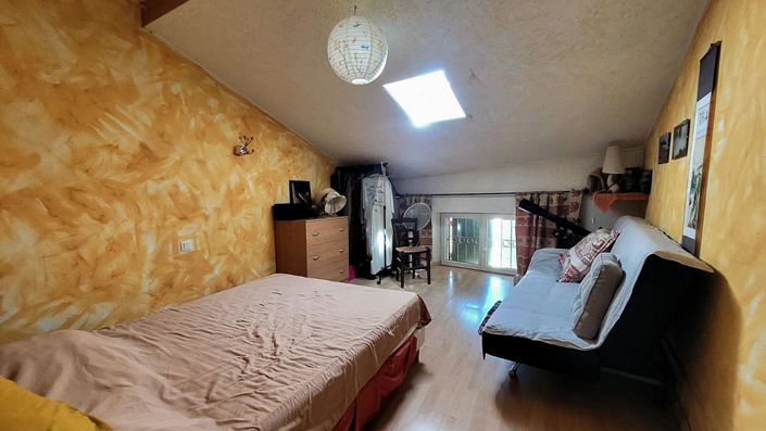 Image No.10-3 Bed House for sale