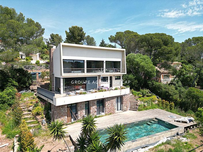 Image No.1-5 Bed House for sale