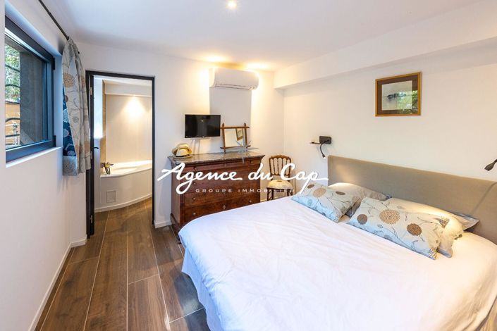 Image No.13-5 Bed Property for sale