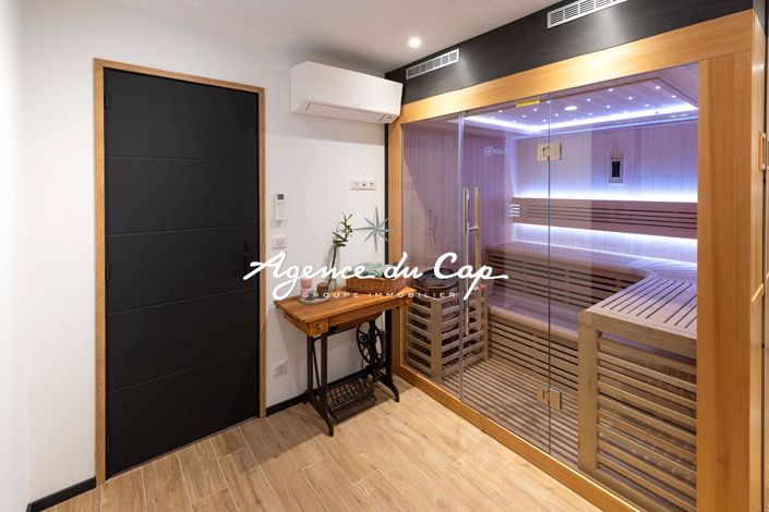 Image No.16-5 Bed House for sale