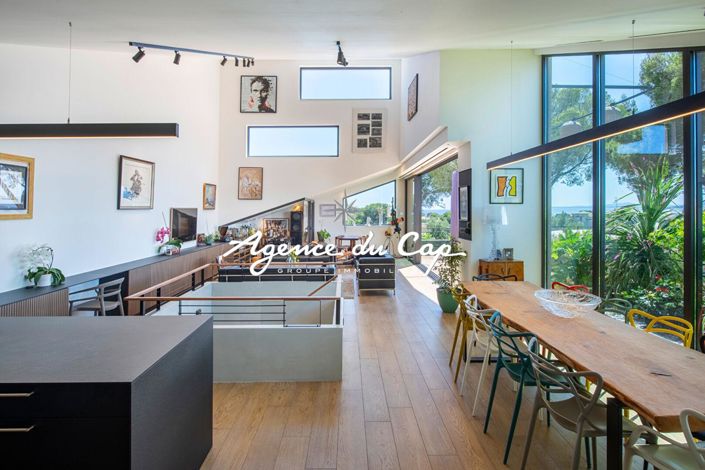 Image No.3-5 Bed House for sale