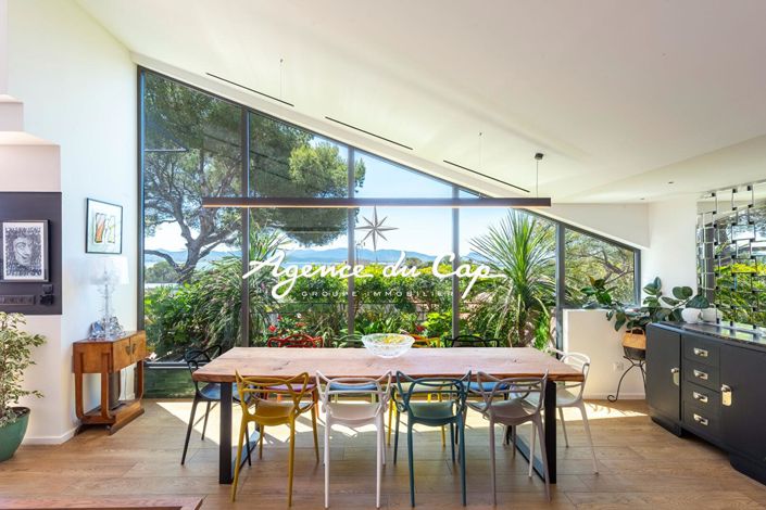 Image No.5-5 Bed Property for sale