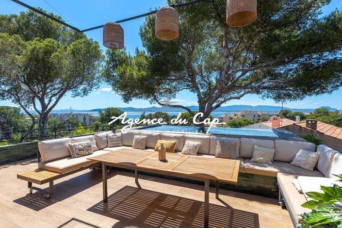 Image No.6-5 Bed Property for sale