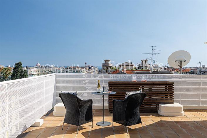 Image No.2-Appartement de 2 chambres à vendre à Nice