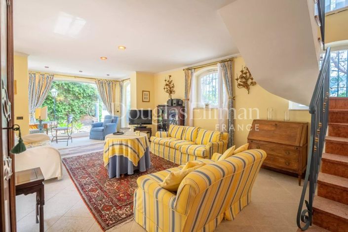 Image No.5-4 Bed House for sale