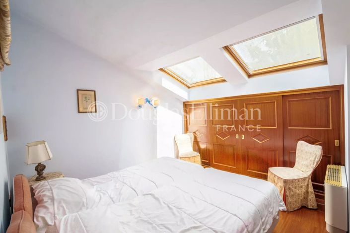 Image No.9-4 Bed House for sale