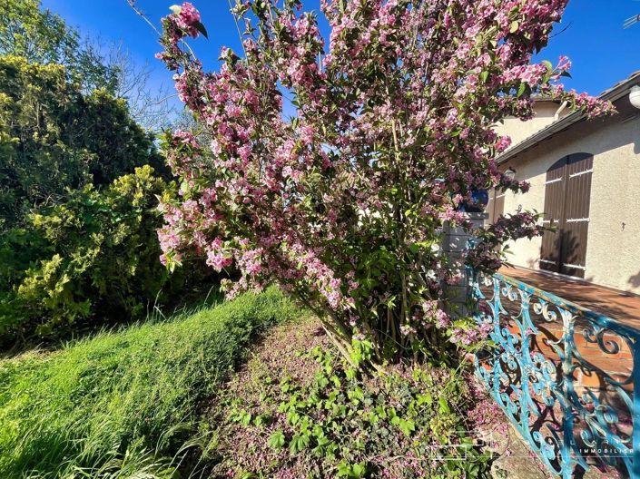 Image No.1-4 Bed House for sale