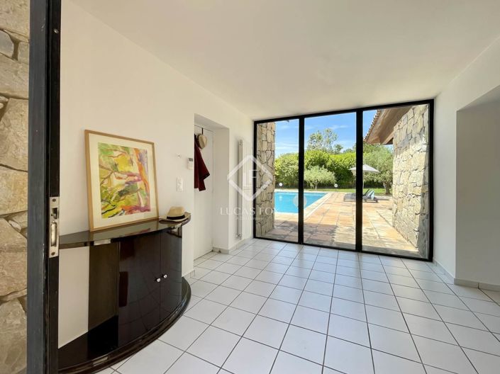 Image No.18-5 Bed House for sale