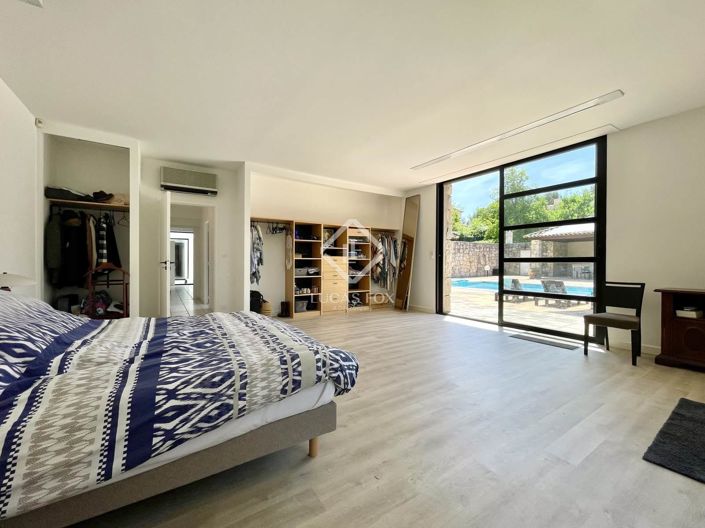 Image No.21-5 Bed House for sale