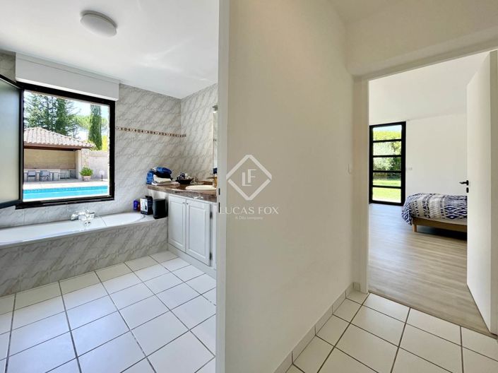 Image No.22-5 Bed House for sale