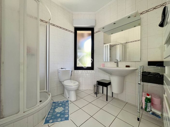 Image No.26-5 Bed House for sale