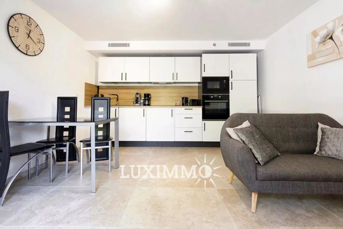 Image No.12-5 Bed House for sale