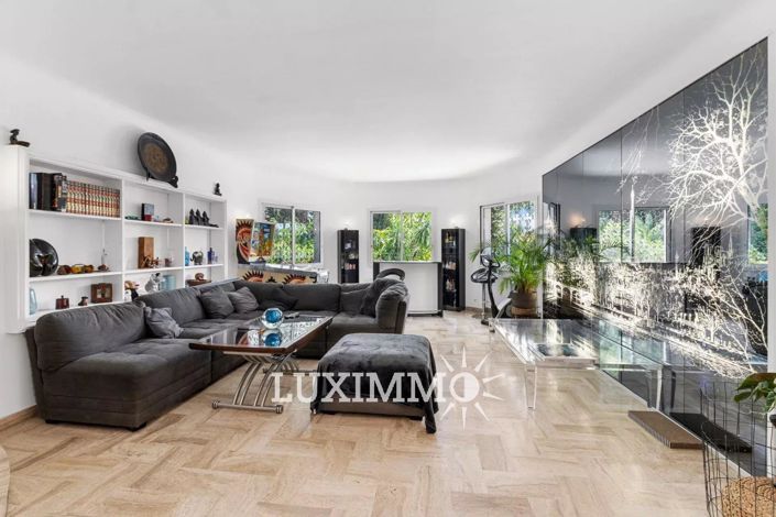 Image No.4-5 Bed House for sale