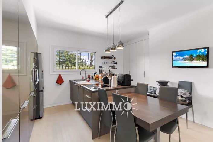 Image No.6-5 Bed House for sale