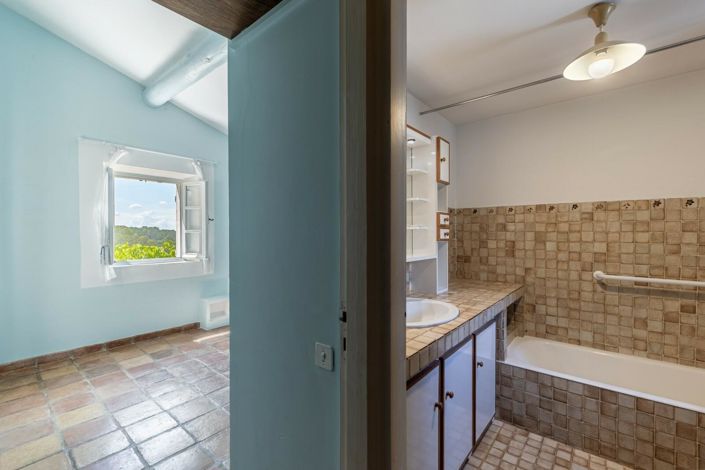 Image No.10-4 Bed House for sale