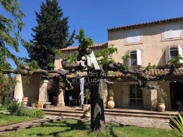 6 Bed House for sale