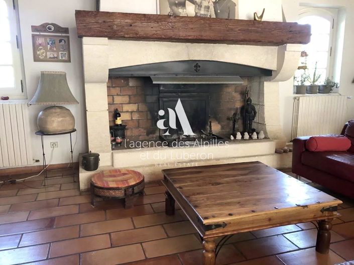 Image No.9-6 Bed House for sale