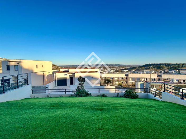 Image No.13-3 Bed House for sale