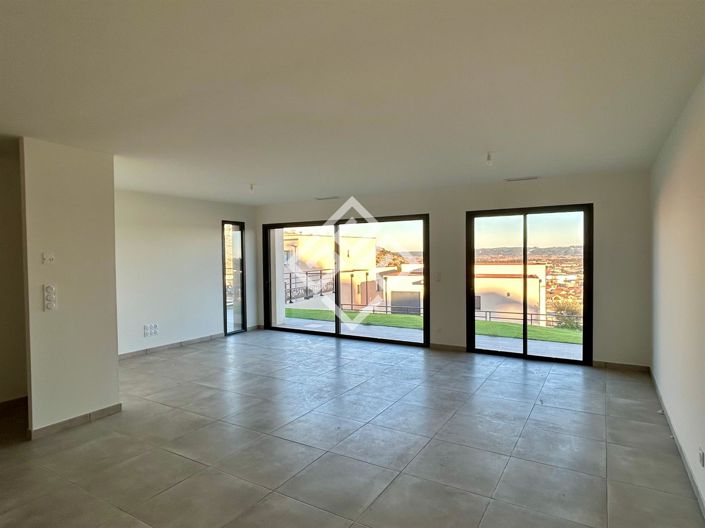 Image No.2-3 Bed House for sale