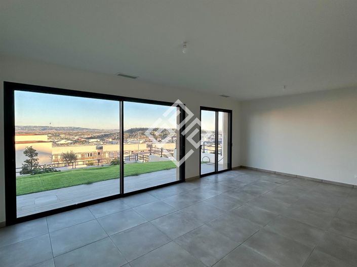 Image No.3-3 Bed House for sale