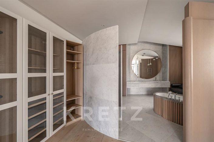 Image No.10-5 Bed Apartment for sale