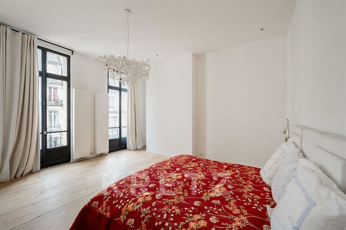 Image No.12-5 Bed Apartment for sale