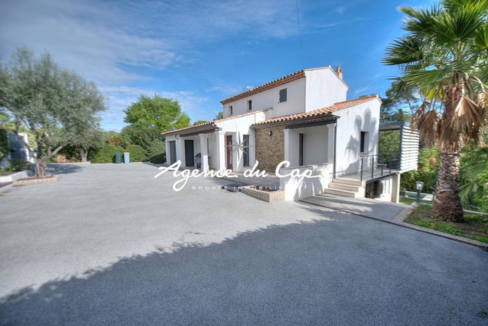 Image No.1-5 Bed House for sale