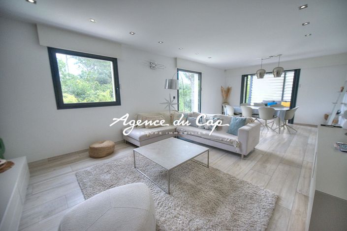 Image No.3-5 Bed House for sale