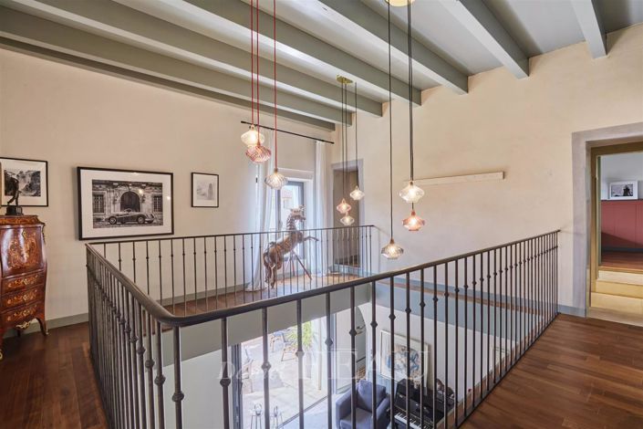 Image No.10-3 Bed House for sale