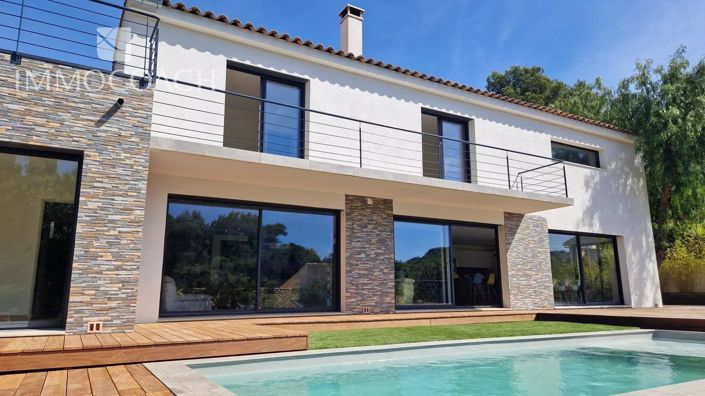 Image No.1-4 Bed House for sale