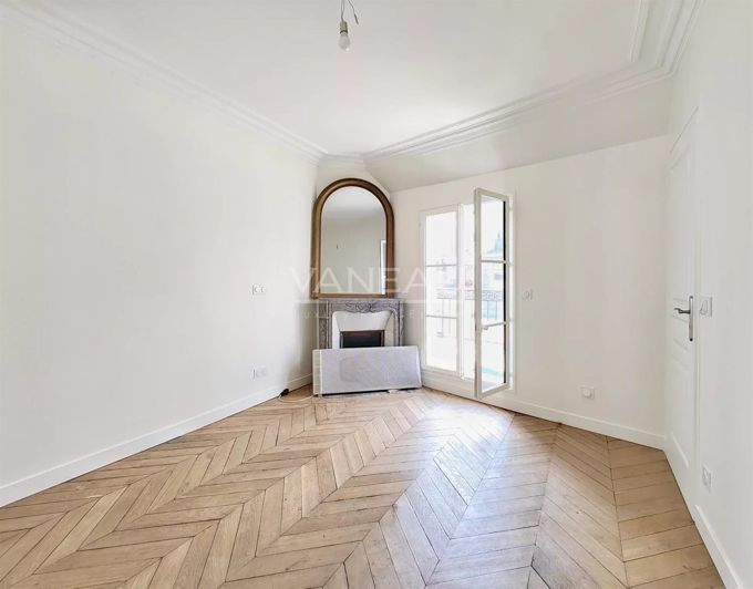 Image No.10-3 Bed Apartment for sale