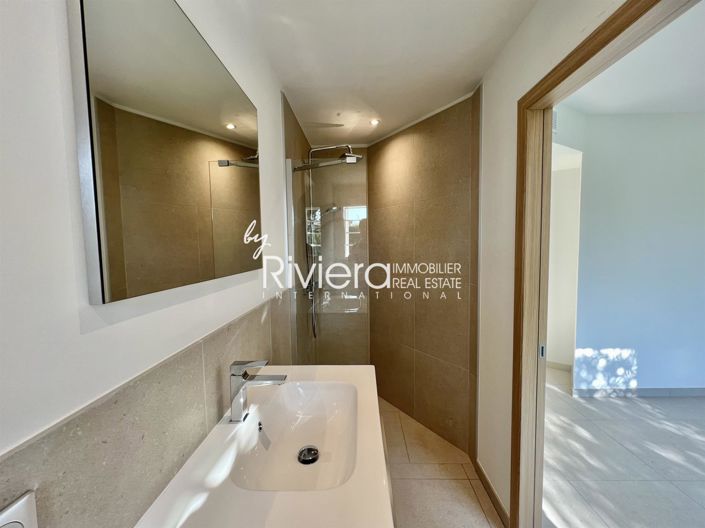 Image No.17-4 Bed House for sale