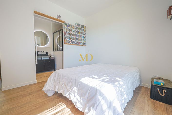 Image No.21-3 Bed House for sale