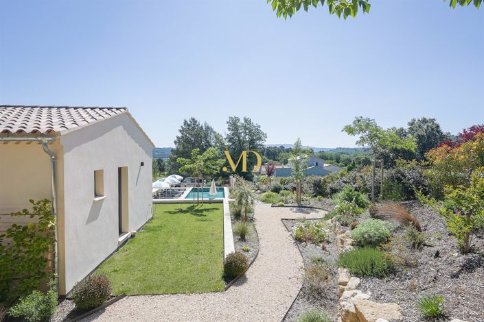 Image No.8-3 Bed House for sale