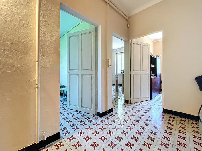 Image No.10-6 Bed House for sale