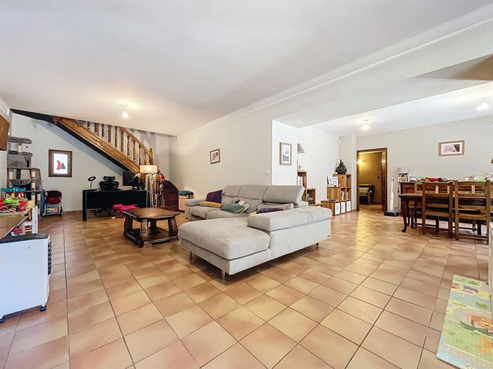 Image No.12-6 Bed House for sale