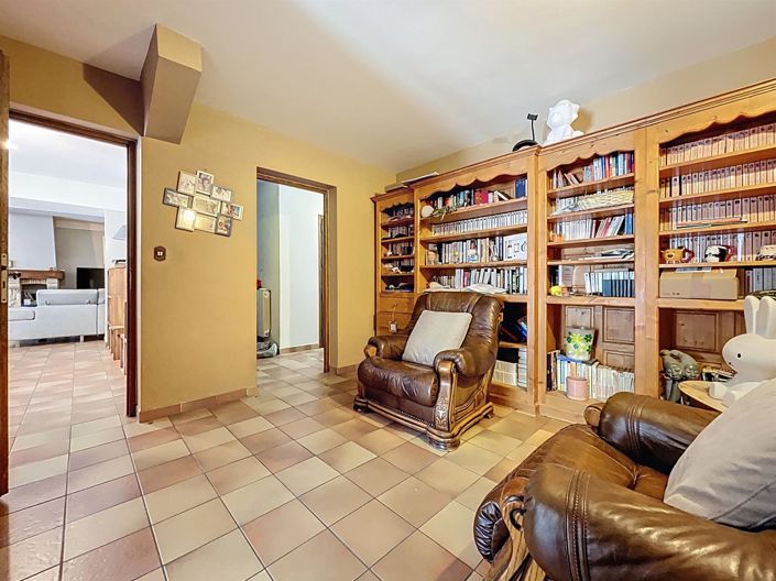 Image No.13-6 Bed House for sale